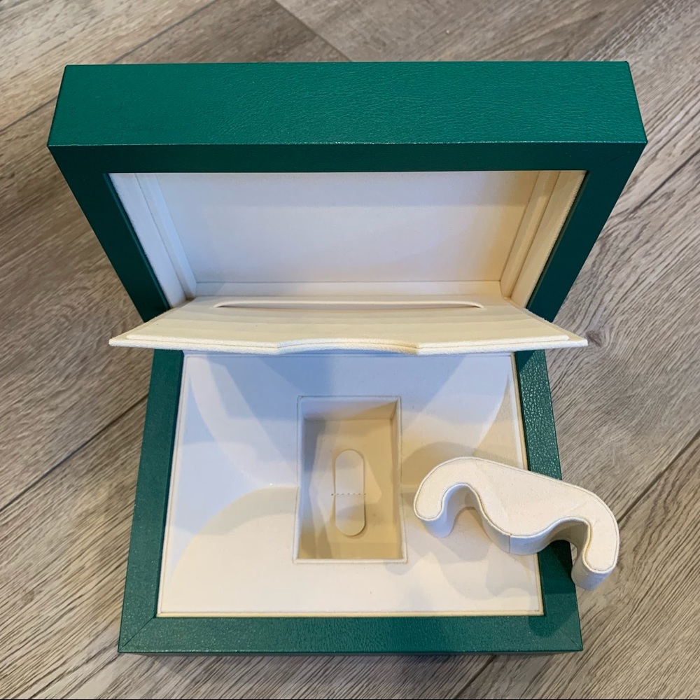 - Authentic Rolex watch box, tag & paperwork - Picture 7 of 9